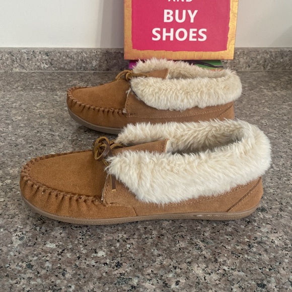 Minnetonka brand NEW with a tag leather uppers faux fur lining size 6 - Picture 4 of 12